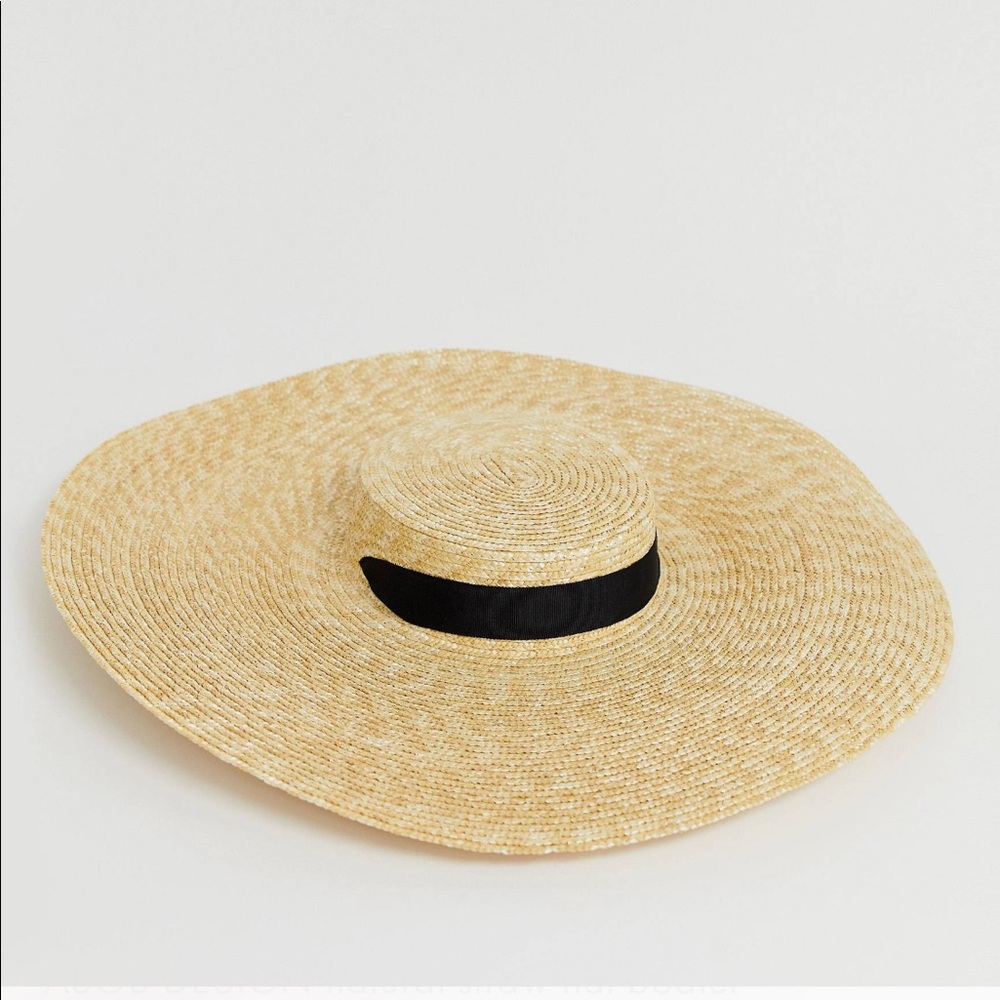 Natural straw flat boater